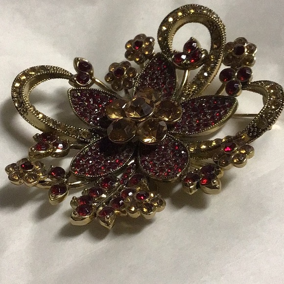 Avon 35th Anniversary brooch 2006 - Picture 5 of 5